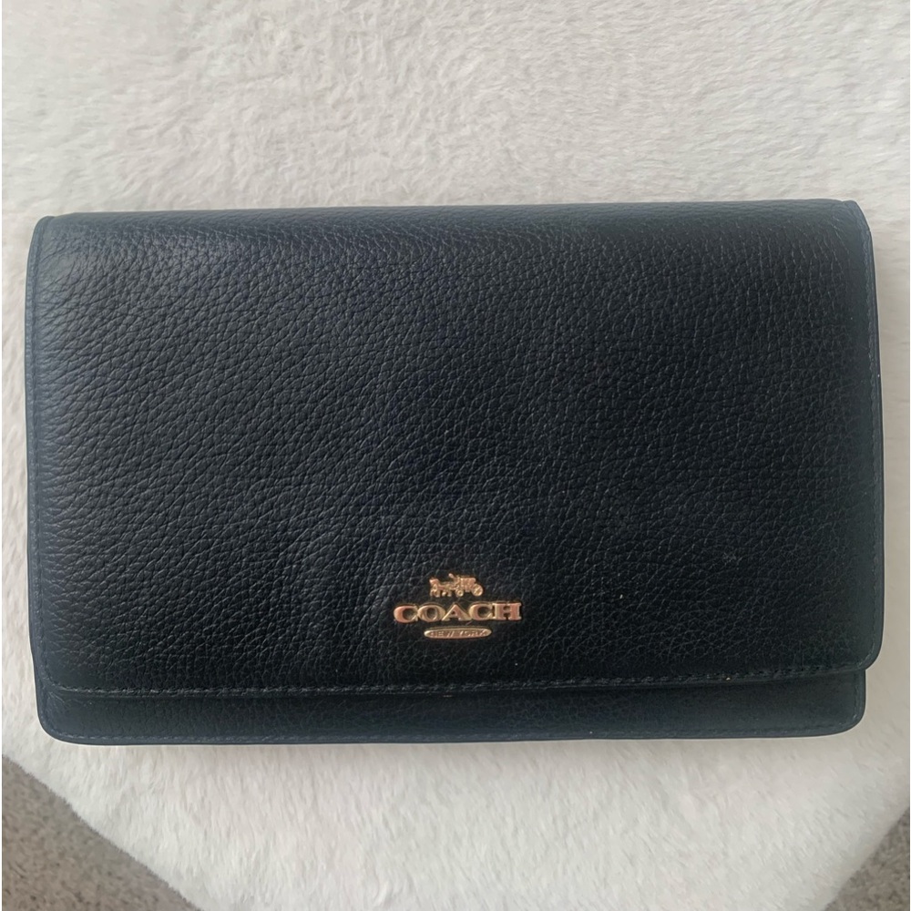 Coach wallet, can add strap for crossbody